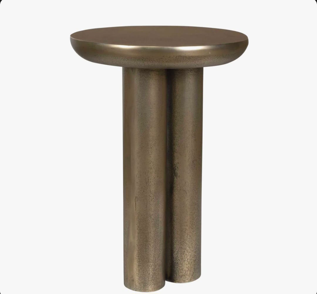 Novara nesting table