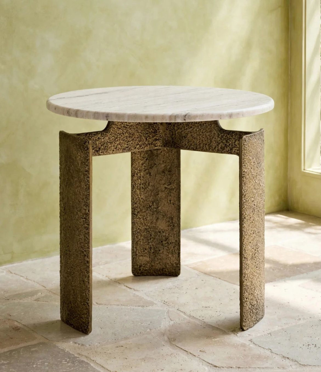 TRIVIA Luxury Marble Table