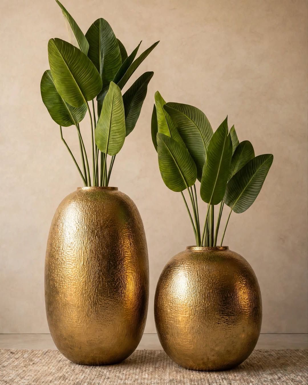 Adore  Egg Luxury pot planter set of 2