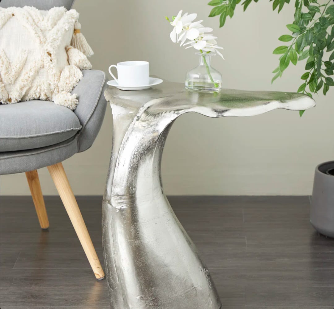 Jorden  tail whale side table