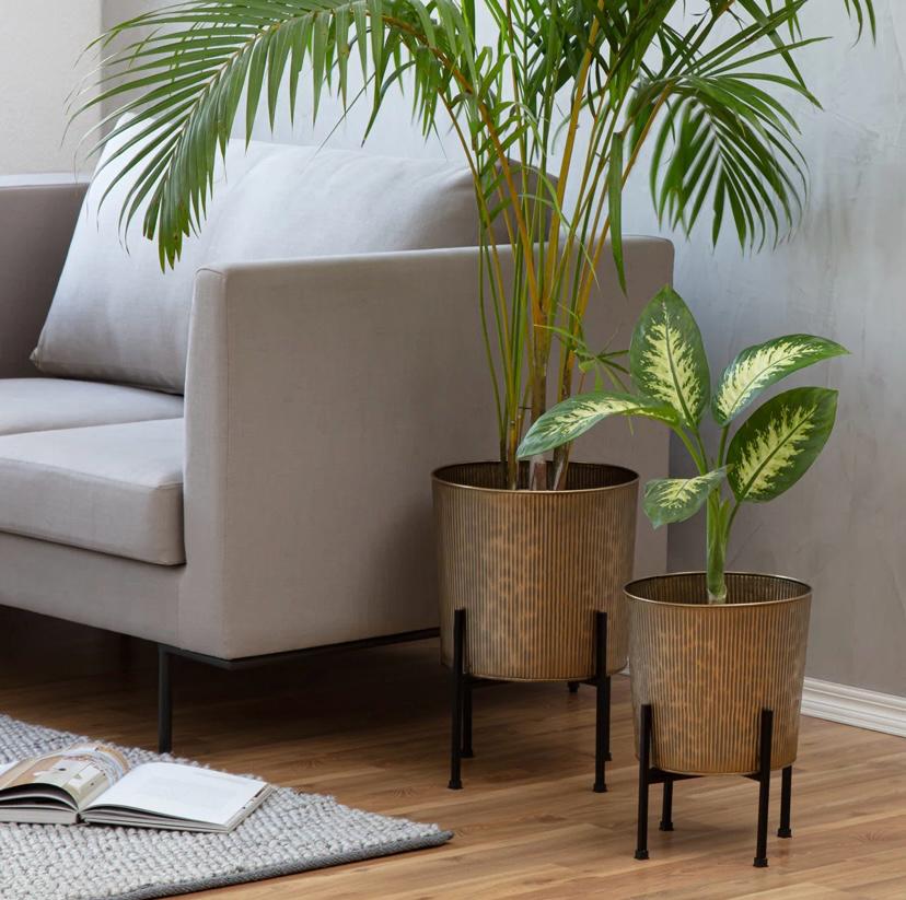 Hamaar Metal Pot Planter