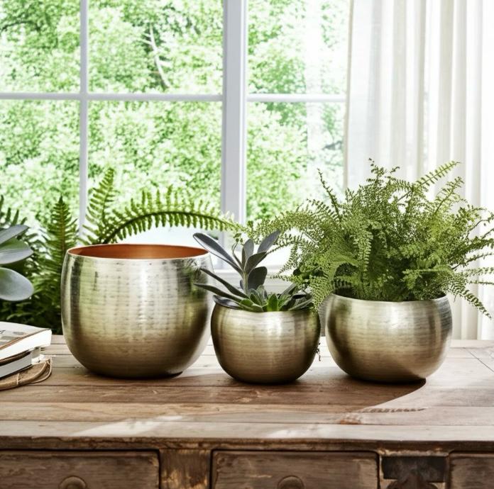 Venus metal round planter set of 2