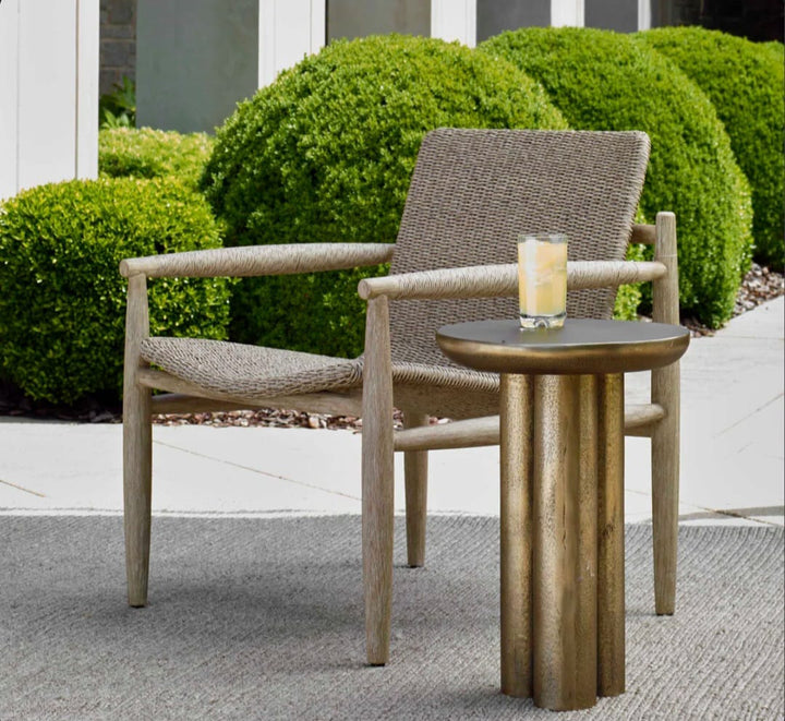 Novara nesting table