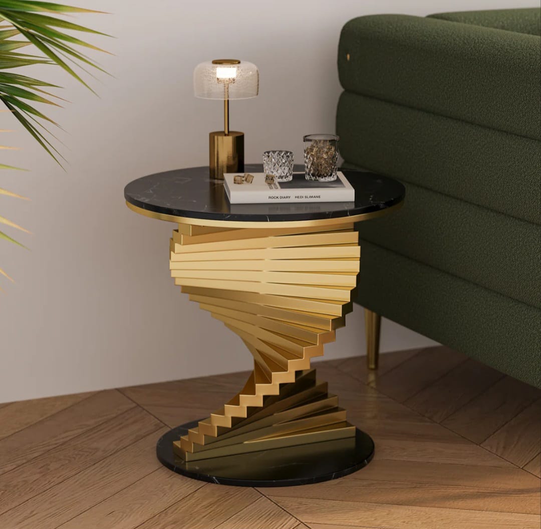 Runa Scarlett Gold Table