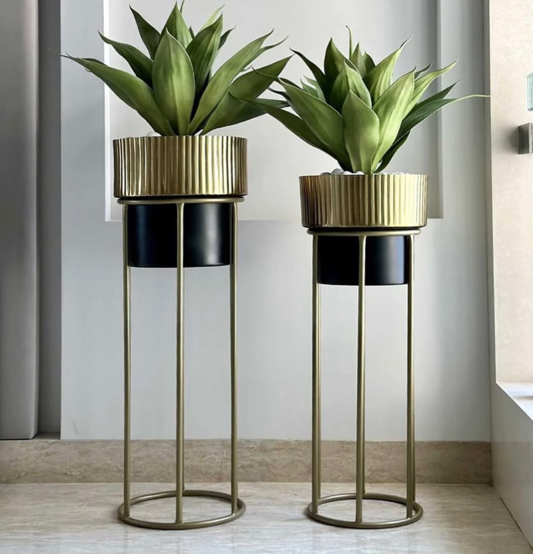 Lavish   Planters   Set   of   2