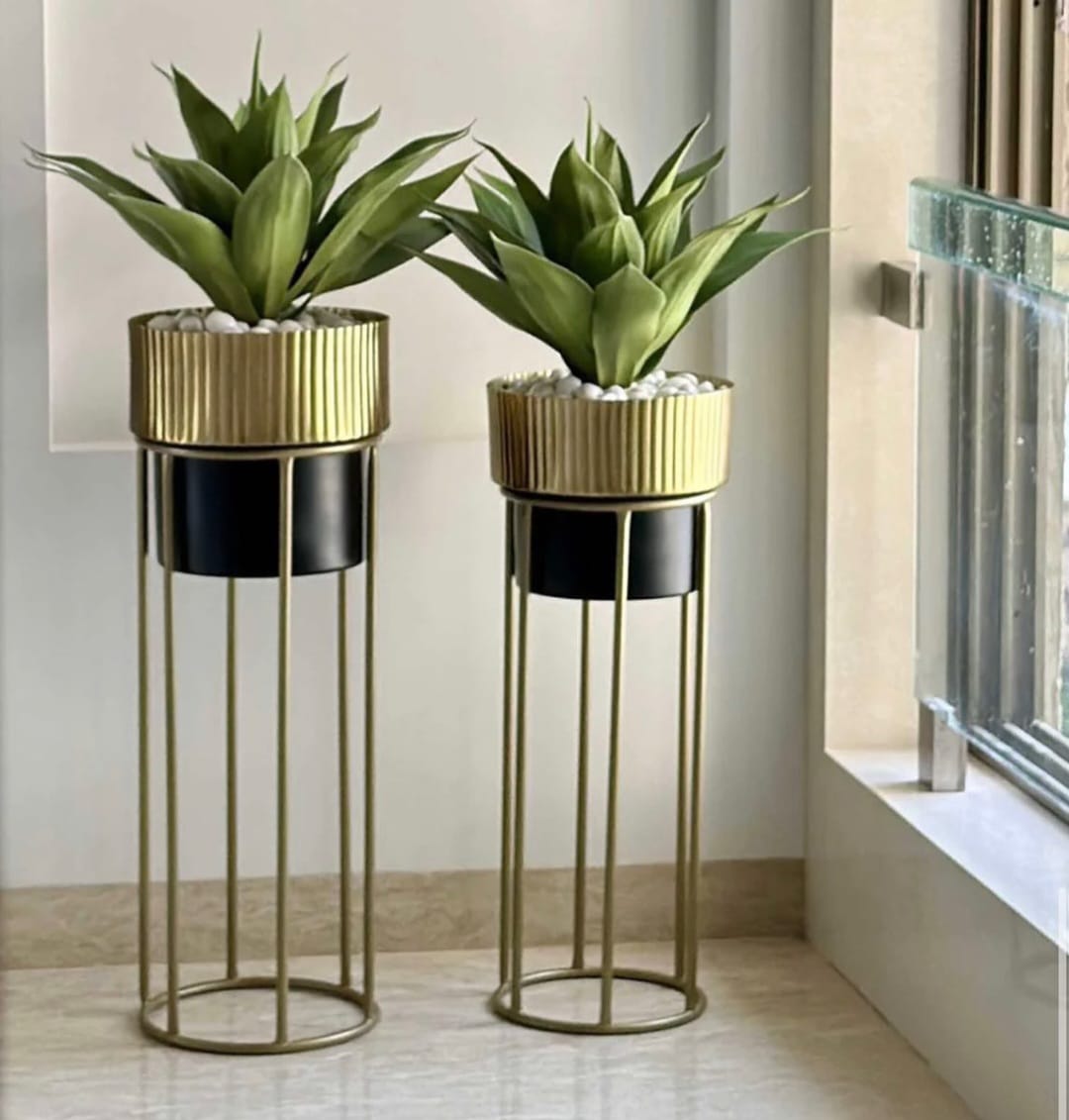 Lavish   Planters   Set   of   2