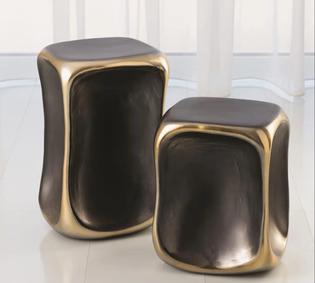 Formation Accent Table