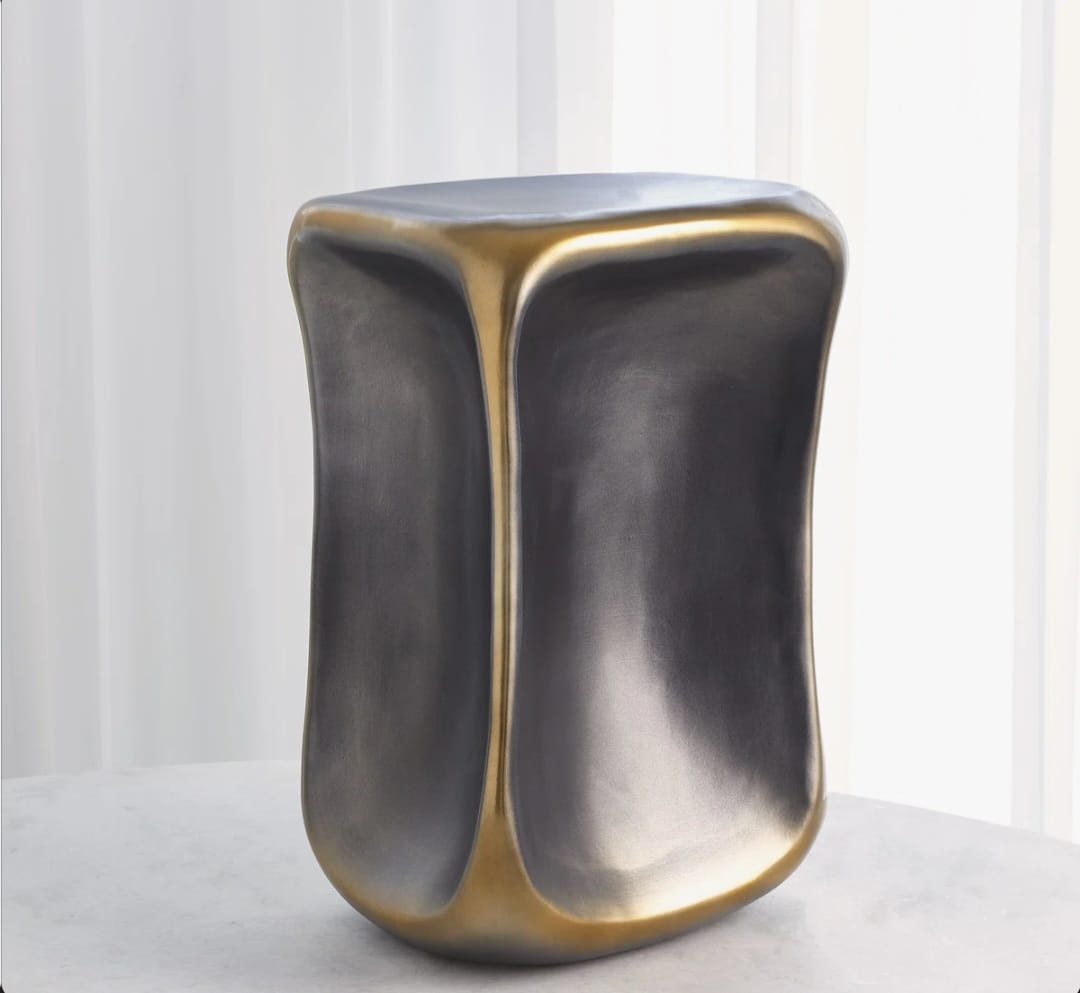 Formation Accent Table