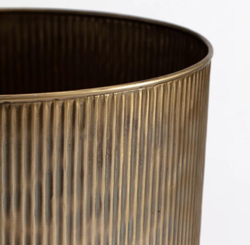 Hamaar Metal Pot Planter with Stand