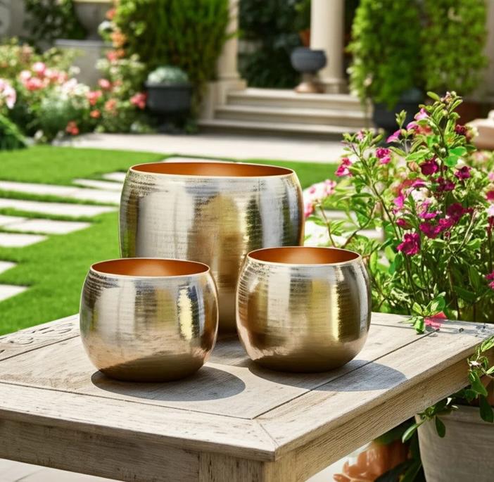 Venus metal round planter set of 2