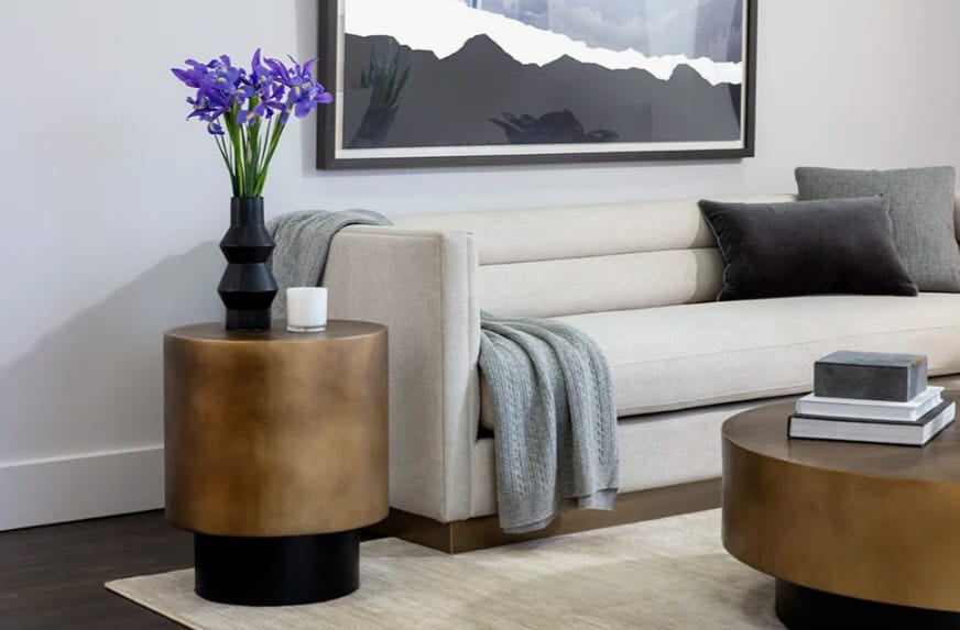 Daima   Accent   Table