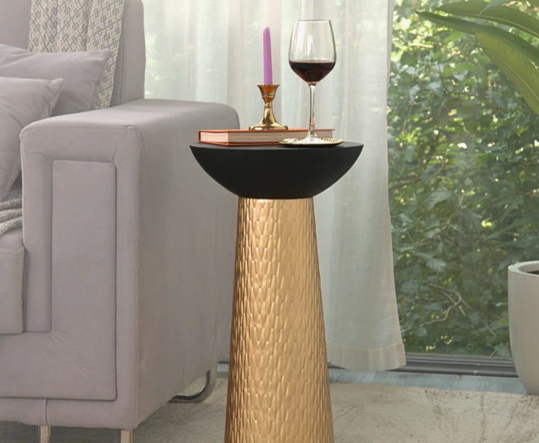 Daktari drink table