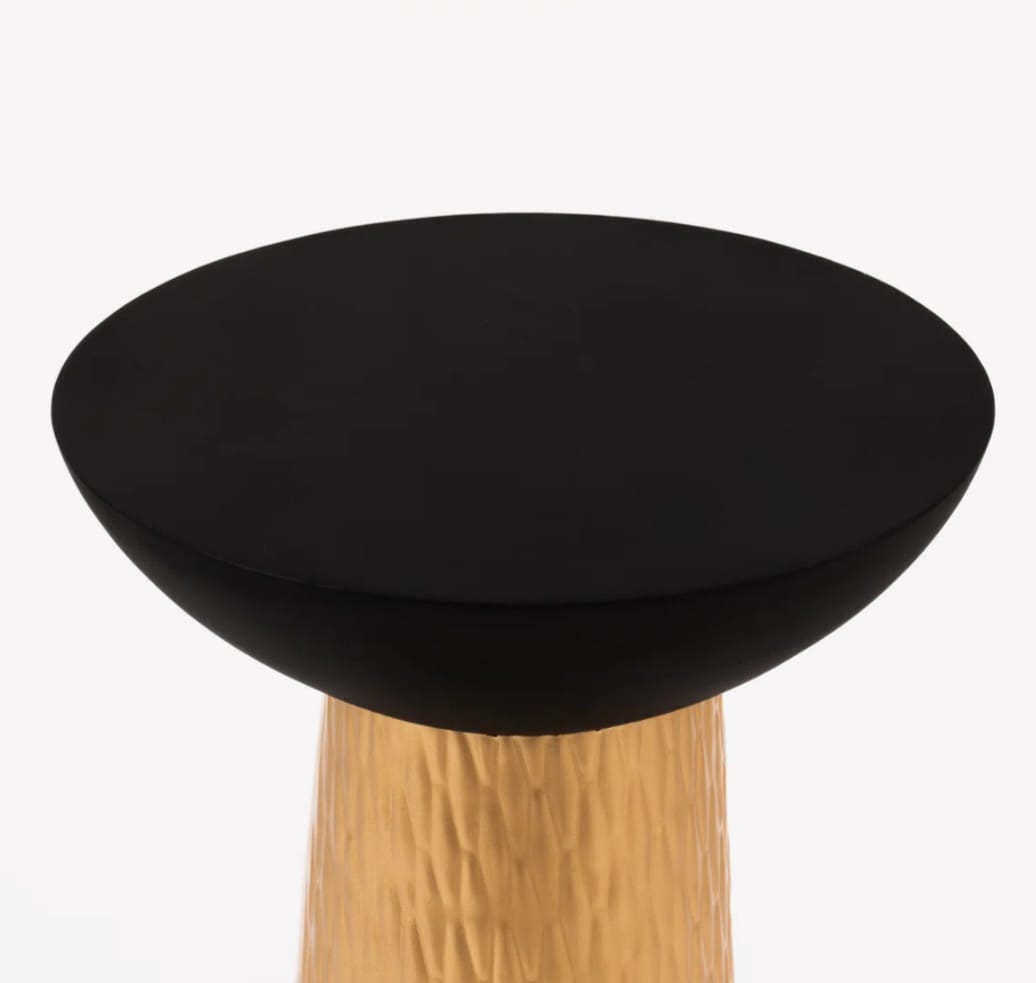 Daktari drink table