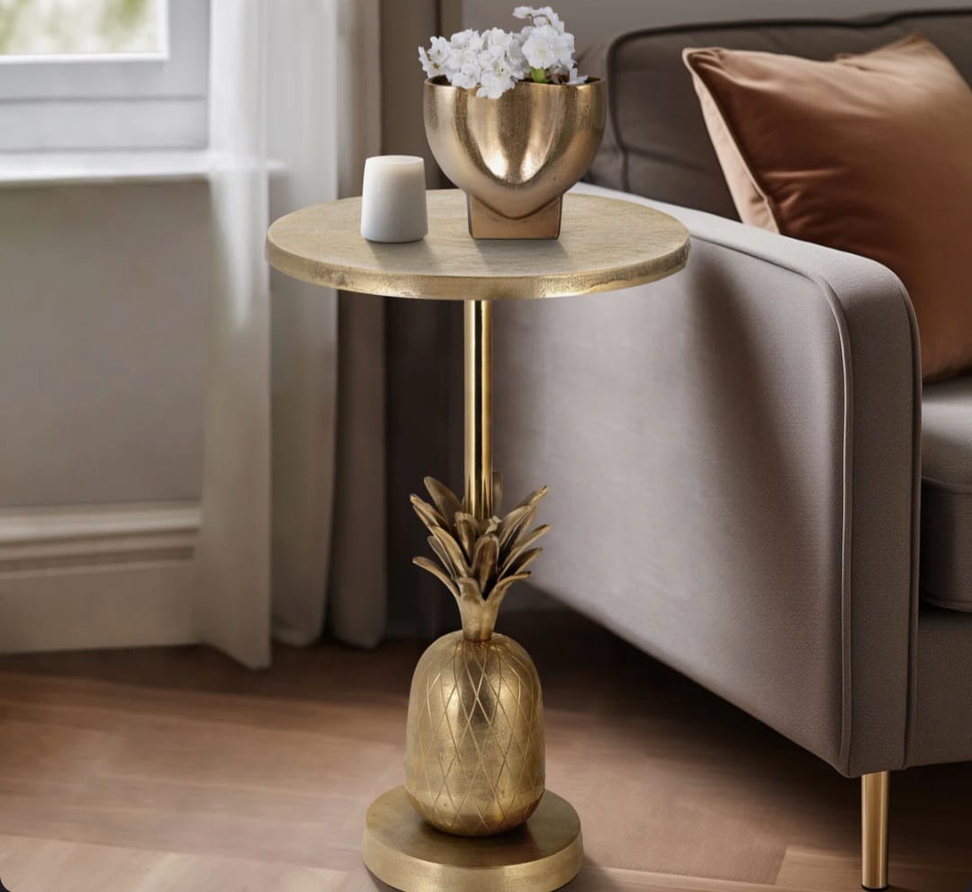 Velar Accent Table with Pineapple Base